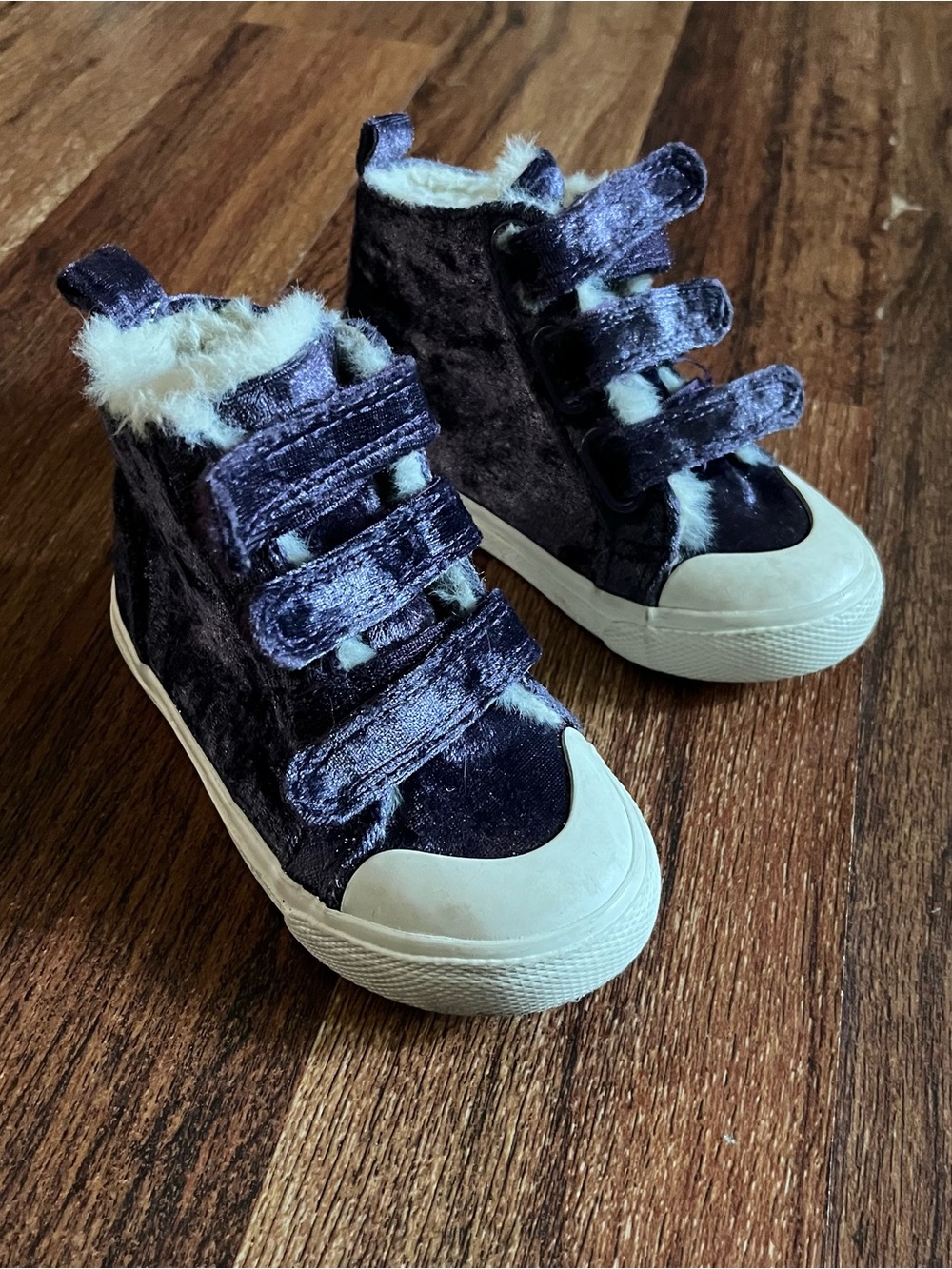 Cat & Jack Toddler Girls Purple Velvet High Top Sneakers Faux Fur Size 6
